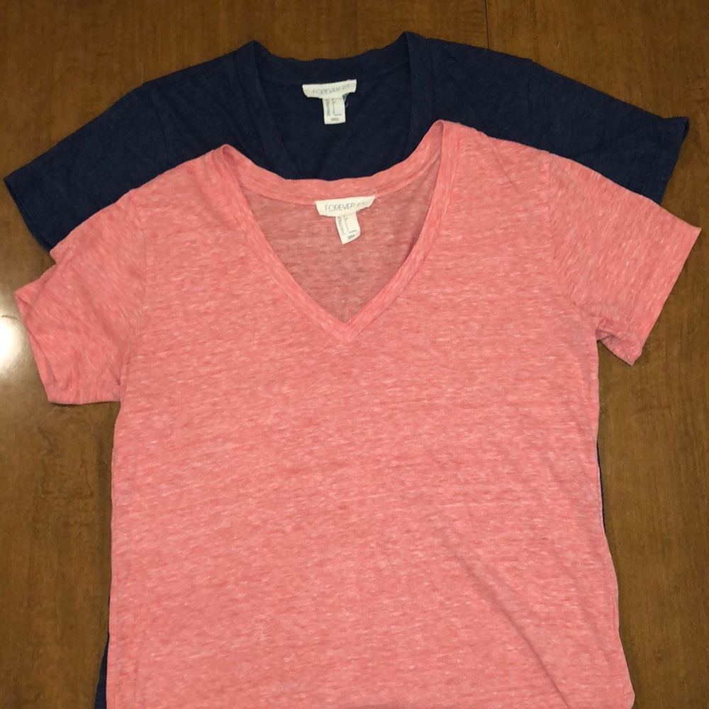 V-neck T-shirt’s